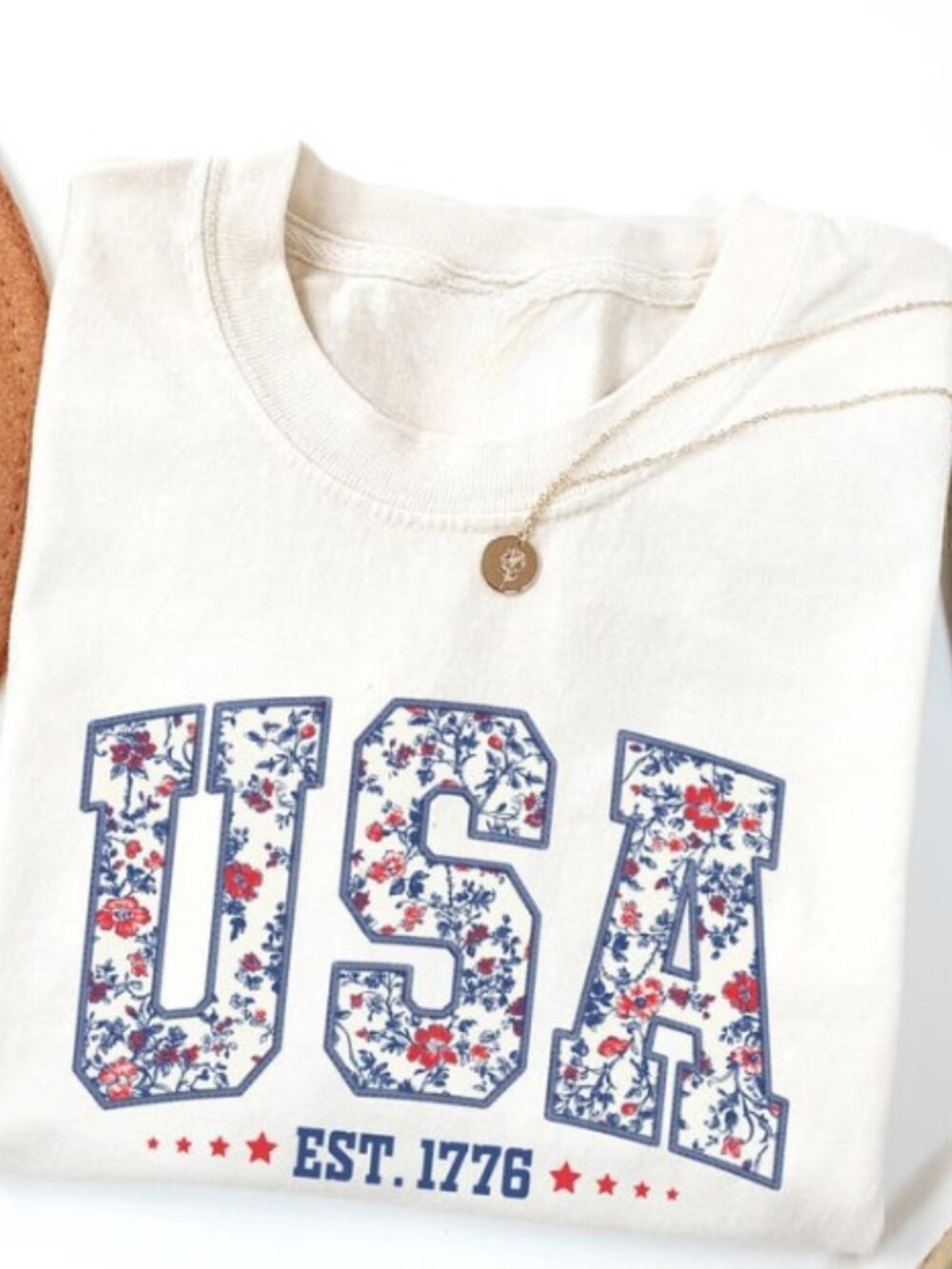 Floral USA Patriotic Shirt, Vintage 4th of July Tee